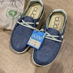 Hey Dudes Wendy youth size13.